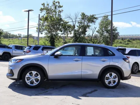 More photos of 2023 Honda HR-V LX at Jay Wolfe Honda, MO