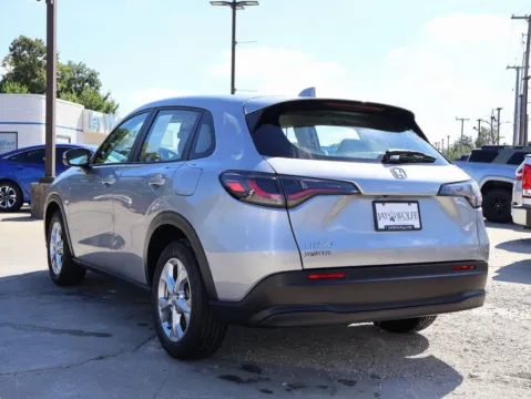 More photos of 2023 Honda HR-V LX at Jay Wolfe Honda, MO