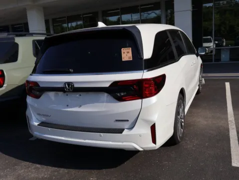 More photos of 2025 Honda Odyssey Touring at Jay Wolfe Honda, MO