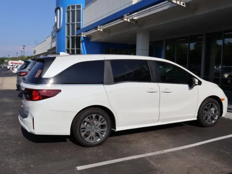 More photos of 2025 Honda Odyssey Touring at Jay Wolfe Honda, MO