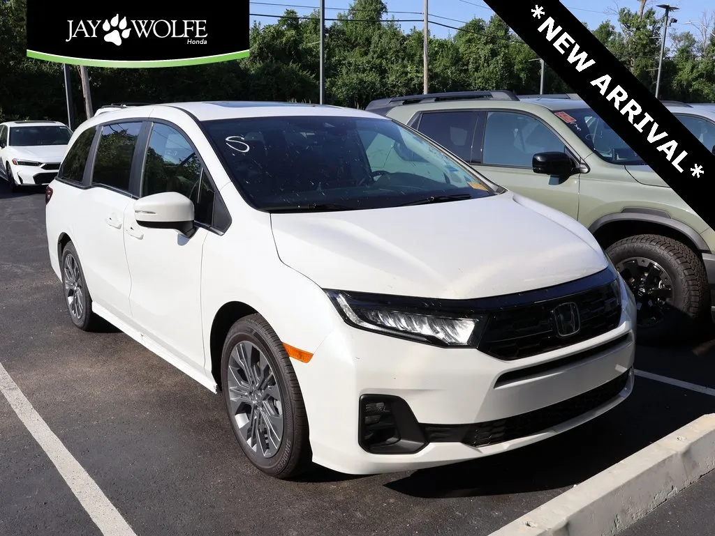 Used 2025 Honda Odyssey Touring with VIN 5FNRL6H81SB050907 for sale in Kansas City