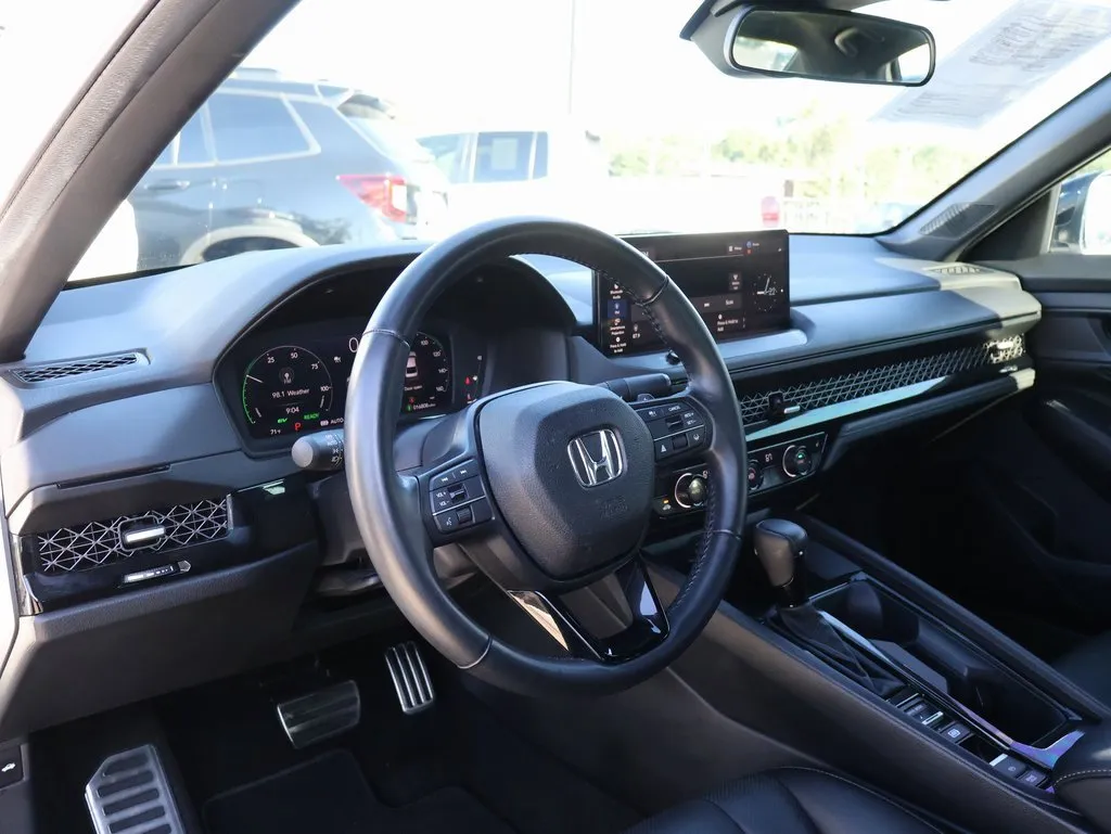 2024 Honda Accord Hybrid Sport-L photo 3