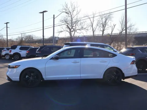 More photos of 2024 Honda Accord Hybrid Sport-L at Jay Wolfe Honda, MO