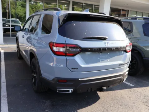 More photos of 2025 Honda Pilot Black Edition at Jay Wolfe Honda, MO