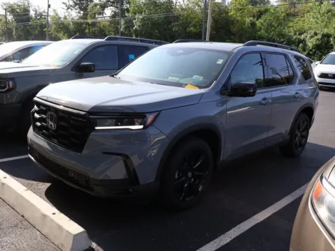 More photos of 2025 Honda Pilot Black Edition at Jay Wolfe Honda, MO