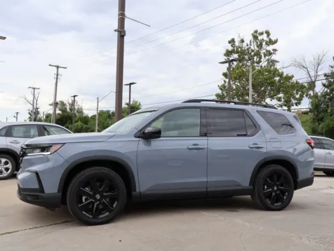 More photos of 2025 Honda Pilot Black Edition at Jay Wolfe Honda, MO