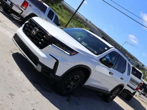 Another view of 2025 Honda Pilot TrailSport for sale in Kansas City, MO at Jay Wolfe Honda
