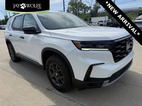 White 2025 Honda Pilot TrailSport for sale in Kansas City, MO