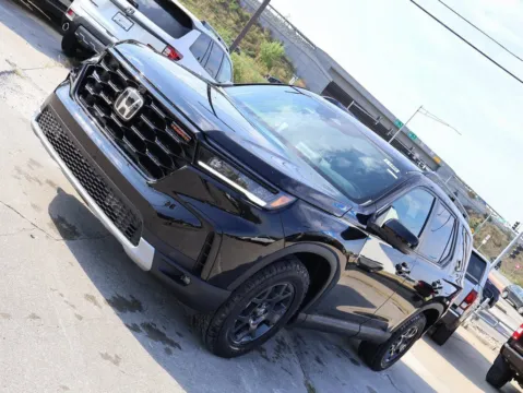 Another view of 2025 Honda Pilot TrailSport for sale in Kansas City, MO at Jay Wolfe Honda