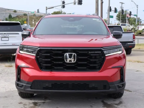 Photos of 2025 Honda Pilot Black Edition for sale in Kansas City, MO at Jay Wolfe Honda