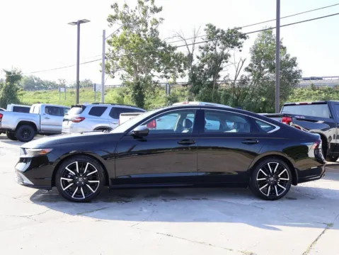 More photos of 2025 Honda Accord Hybrid Touring at Jay Wolfe Honda, MO