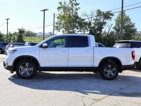 More photos of 2023 Honda Ridgeline RTL at Jay Wolfe Honda, MO