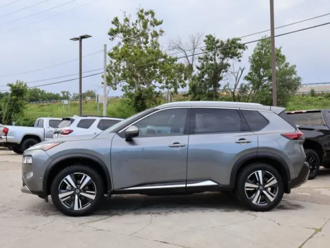 More photos of 2021 Nissan Rogue Platinum at Jay Wolfe Honda, MO
