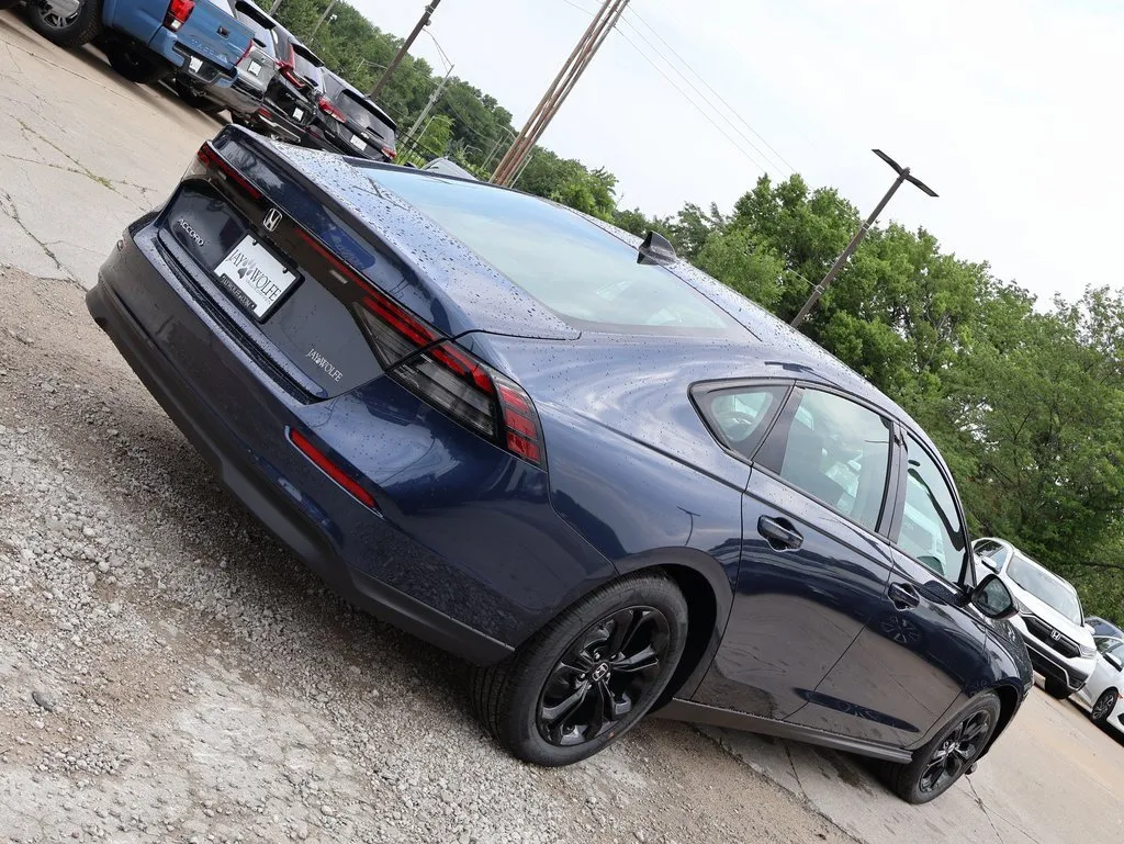 2025 Honda Accord SE photo 2