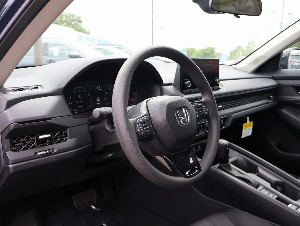 2025 Honda Accord SE photo 4