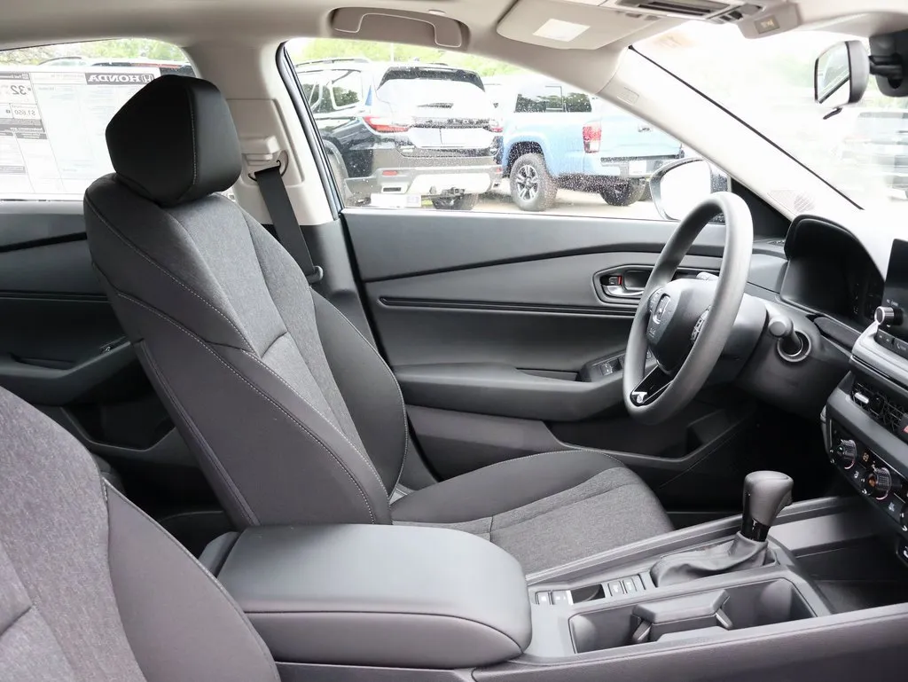 2025 Honda Accord SE photo 11
