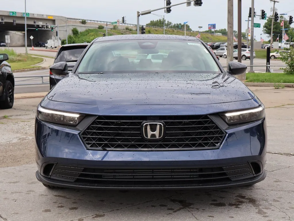 2025 Honda Accord SE photo 9