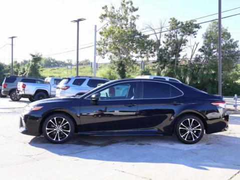 More photos of 2018 Toyota Camry SE at Jay Wolfe Honda, MO