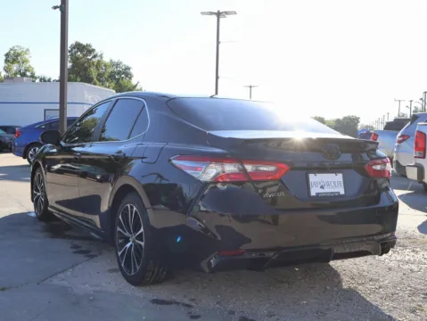 More photos of 2018 Toyota Camry SE at Jay Wolfe Honda, MO