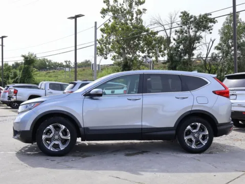 More photos of 2019 Honda CR-V EX-L at Jay Wolfe Honda, MO