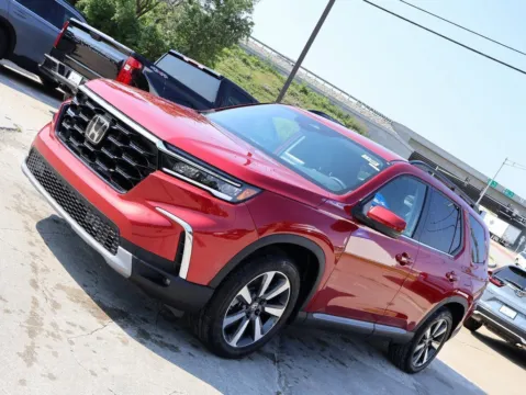 Another view of 2025 Honda Pilot Touring for sale in Kansas City, MO at Jay Wolfe Honda