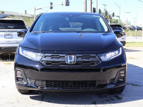Photos of 2026 Honda Odyssey EX-L for sale in Kansas City, MO at Jay Wolfe Honda