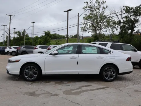 More photos of 2025 Honda Accord Hybrid EX-L at Jay Wolfe Honda, MO