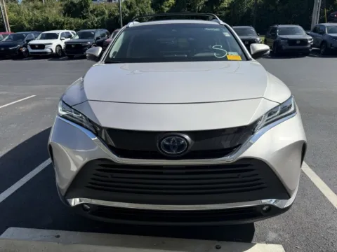 Photos of 2024 Toyota Venza XLE for sale in Kansas City, MO at Jay Wolfe Honda