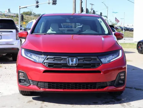 Photos of 2026 Honda Odyssey EX-L for sale in Kansas City, MO at Jay Wolfe Honda