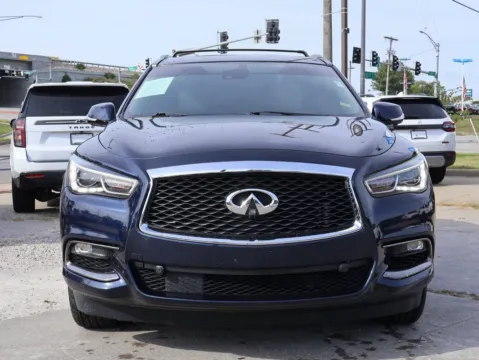 Photos of 2019 INFINITI QX60 LUXE for sale in Kansas City, MO at Jay Wolfe Honda