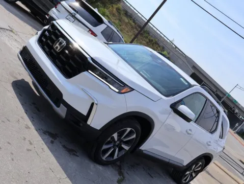 Another view of 2025 Honda Pilot Touring for sale in Kansas City, MO at Jay Wolfe Honda