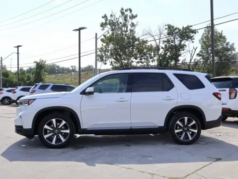 More photos of 2025 Honda Pilot Touring at Jay Wolfe Honda, MO