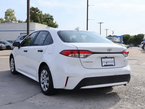 More photos of 2021 Toyota Corolla LE at Jay Wolfe Honda, MO