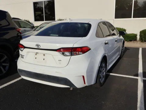 More photos of 2021 Toyota Corolla LE at Jay Wolfe Honda, MO