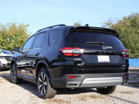 More photos of 2025 Honda Pilot Touring at Jay Wolfe Honda, MO