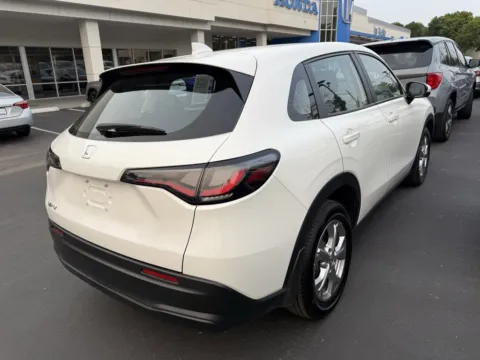 More photos of 2025 Honda HR-V LX at Jay Wolfe Honda, MO