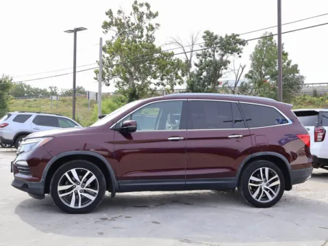 More photos of 2016 Honda Pilot Touring at Jay Wolfe Honda, MO