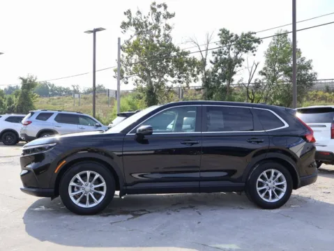 More photos of 2024 Honda CR-V EX-L at Jay Wolfe Honda, MO