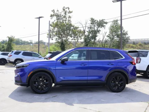 More photos of 2023 Honda CR-V Hybrid Sport Touring at Jay Wolfe Honda, MO