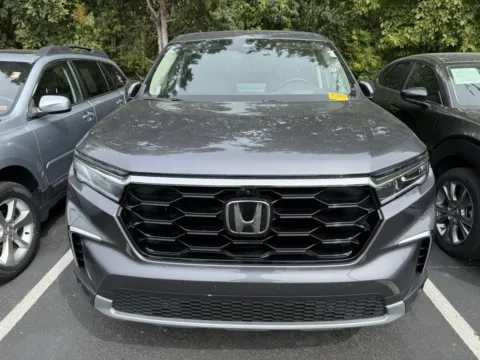 Photos of 2023 Honda Pilot Elite for sale in Kansas City, MO at Jay Wolfe Honda