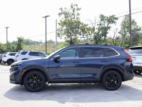 More photos of 2023 Honda CR-V Hybrid Sport Touring at Jay Wolfe Honda, MO