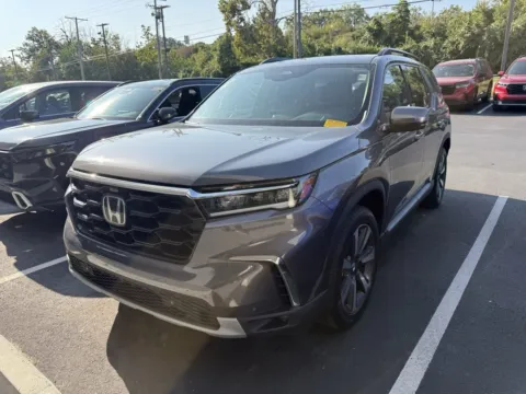 Another view of 2023 Honda Pilot Elite for sale in Kansas City, MO at Jay Wolfe Honda