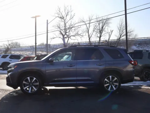 More photos of 2023 Honda Pilot Elite at Jay Wolfe Honda, MO