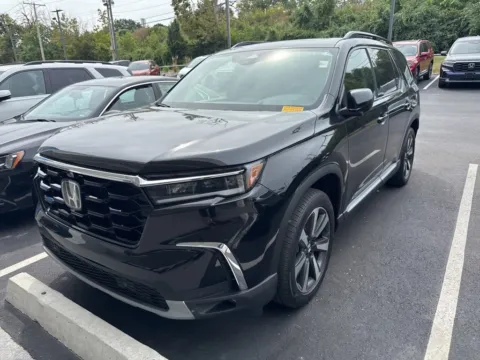 Another view of 2023 Honda Pilot Elite for sale in Kansas City, MO at Jay Wolfe Honda