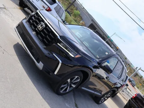 Another view of 2023 Honda Pilot Elite for sale in Kansas City, MO at Jay Wolfe Honda