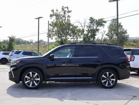 More photos of 2023 Honda Pilot Elite at Jay Wolfe Honda, MO