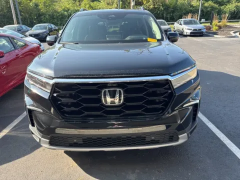 Photos of 2024 Honda Pilot Elite for sale in Kansas City, MO at Jay Wolfe Honda