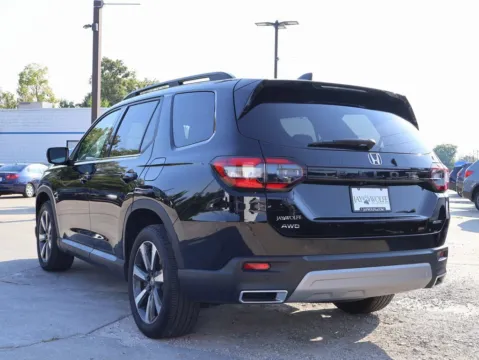 More photos of 2024 Honda Pilot Elite at Jay Wolfe Honda, MO