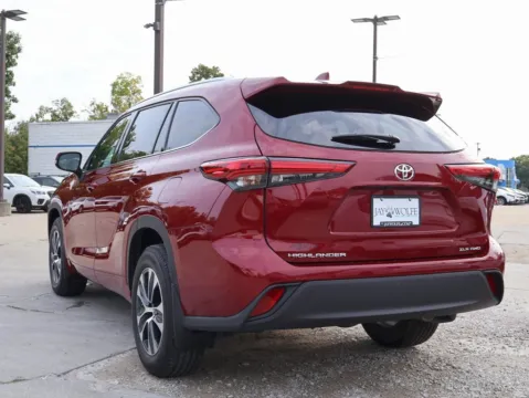 More photos of 2020 Toyota Highlander XLE at Jay Wolfe Honda, MO