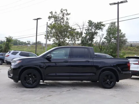 More photos of 2022 Honda Ridgeline Black Edition at Jay Wolfe Honda, MO